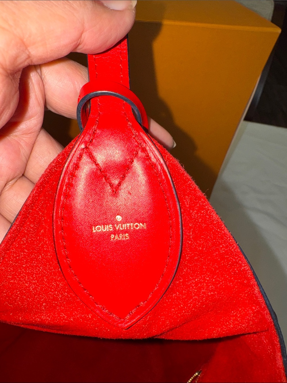 Authentic Louis Vuitton Monogram Flower Hobo bag with Red Interior - Picture 14 of 16